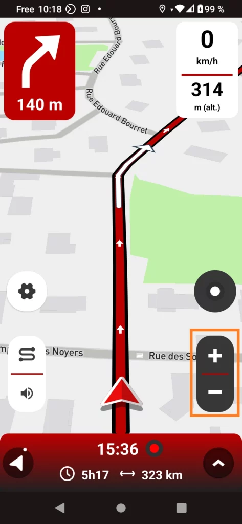 Free 68° motorcycle GPS app: zoom buttons