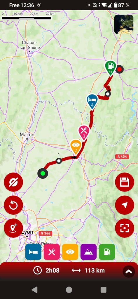 Applicazione GPS per moto 68° gratuita: i punti che inserisci direttamente sulla mappa e gli indirizzi che cerchi vengono definiti automaticamente come waypoint.  